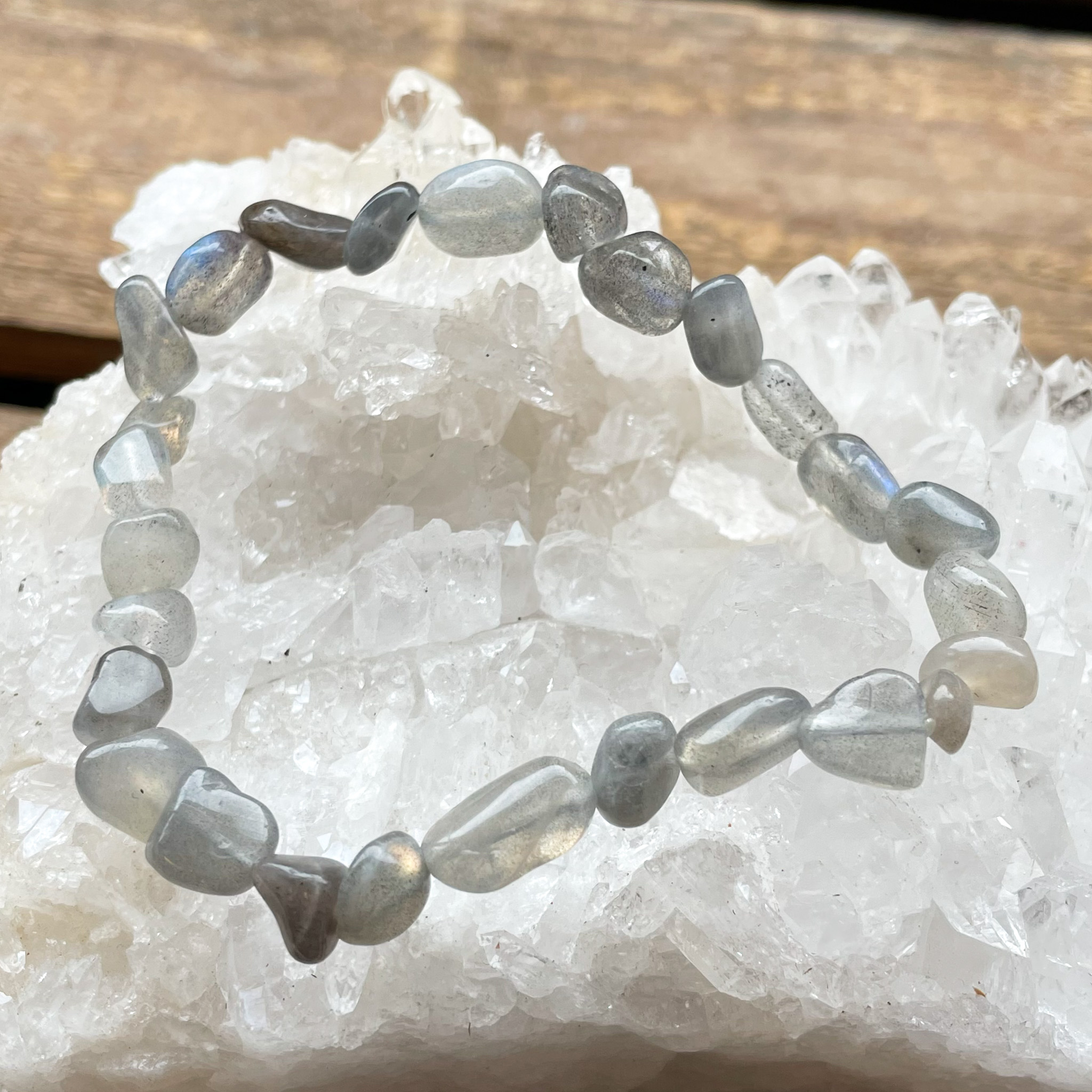 Armbånd free form labradoritt lys