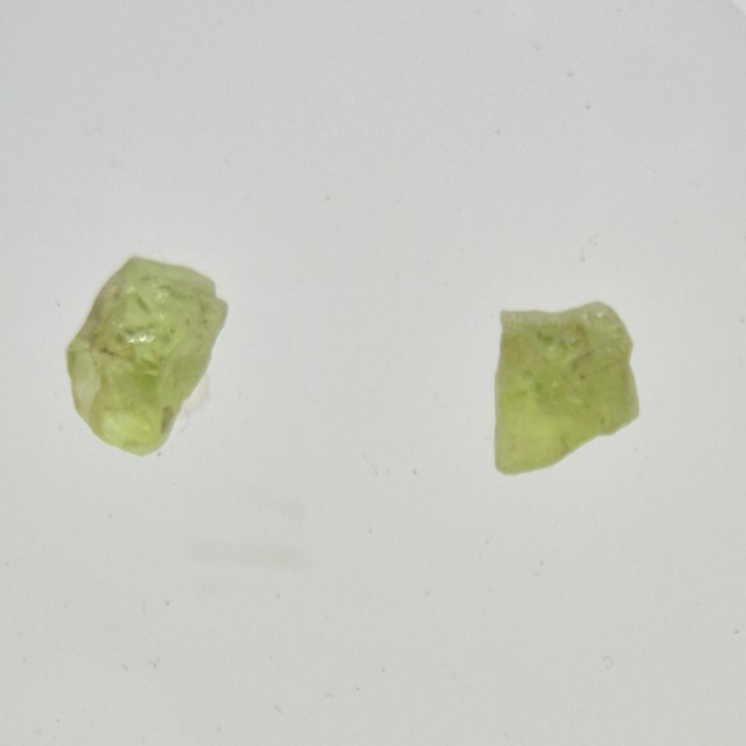 Ørepynt peridot råbit nr 1