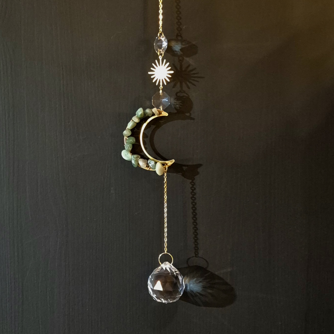 Solfanger (suncatcher) måne/kule aventurin grønn
